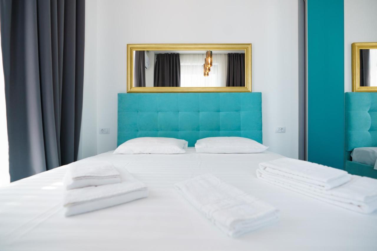 Beach Rooms Roberta Mamaia Exterior photo