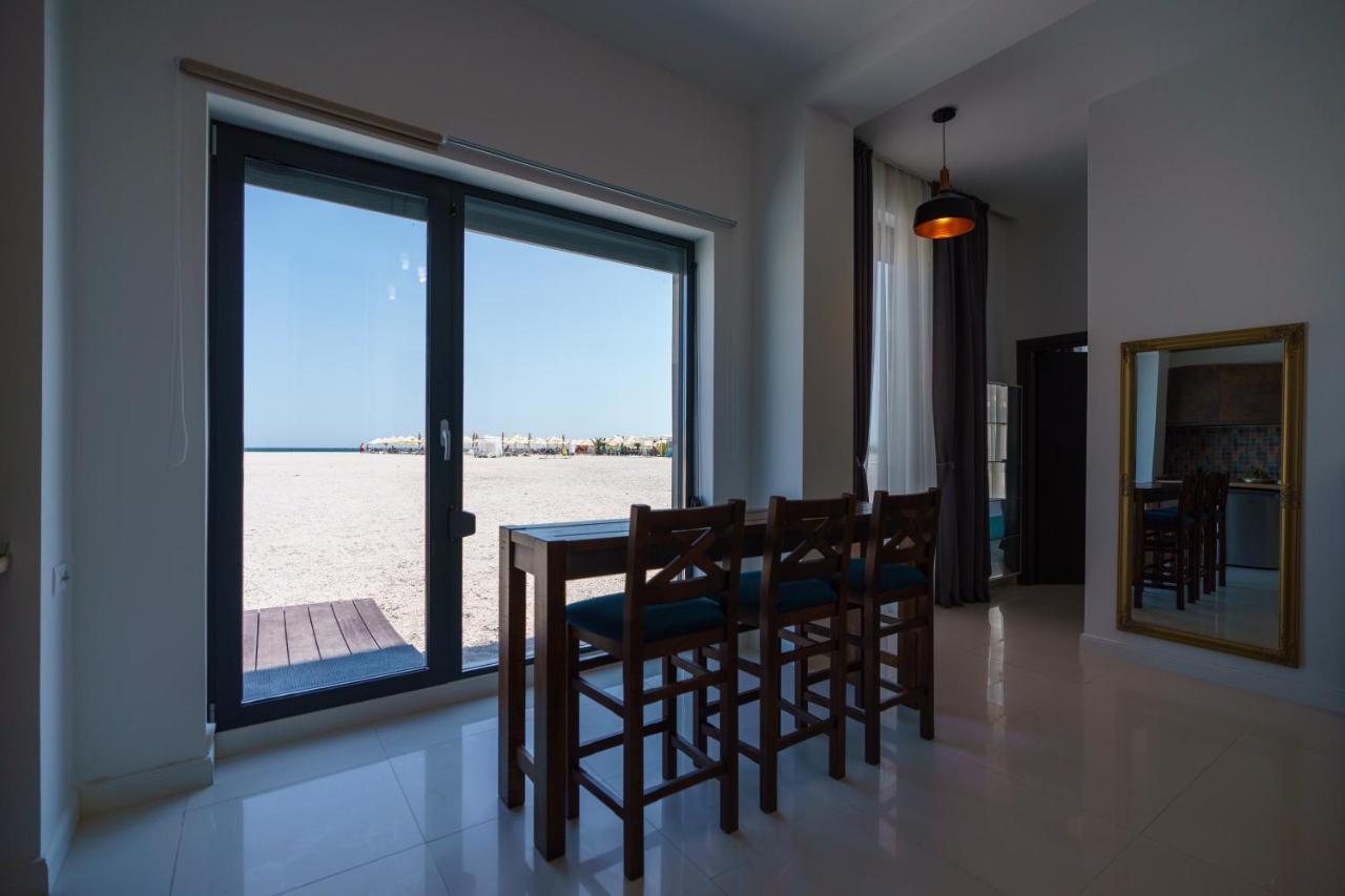 Beach Rooms Roberta Mamaia Exterior photo