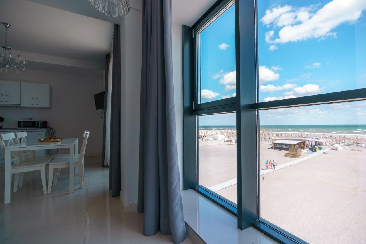 Beach Rooms Roberta Mamaia Exterior photo