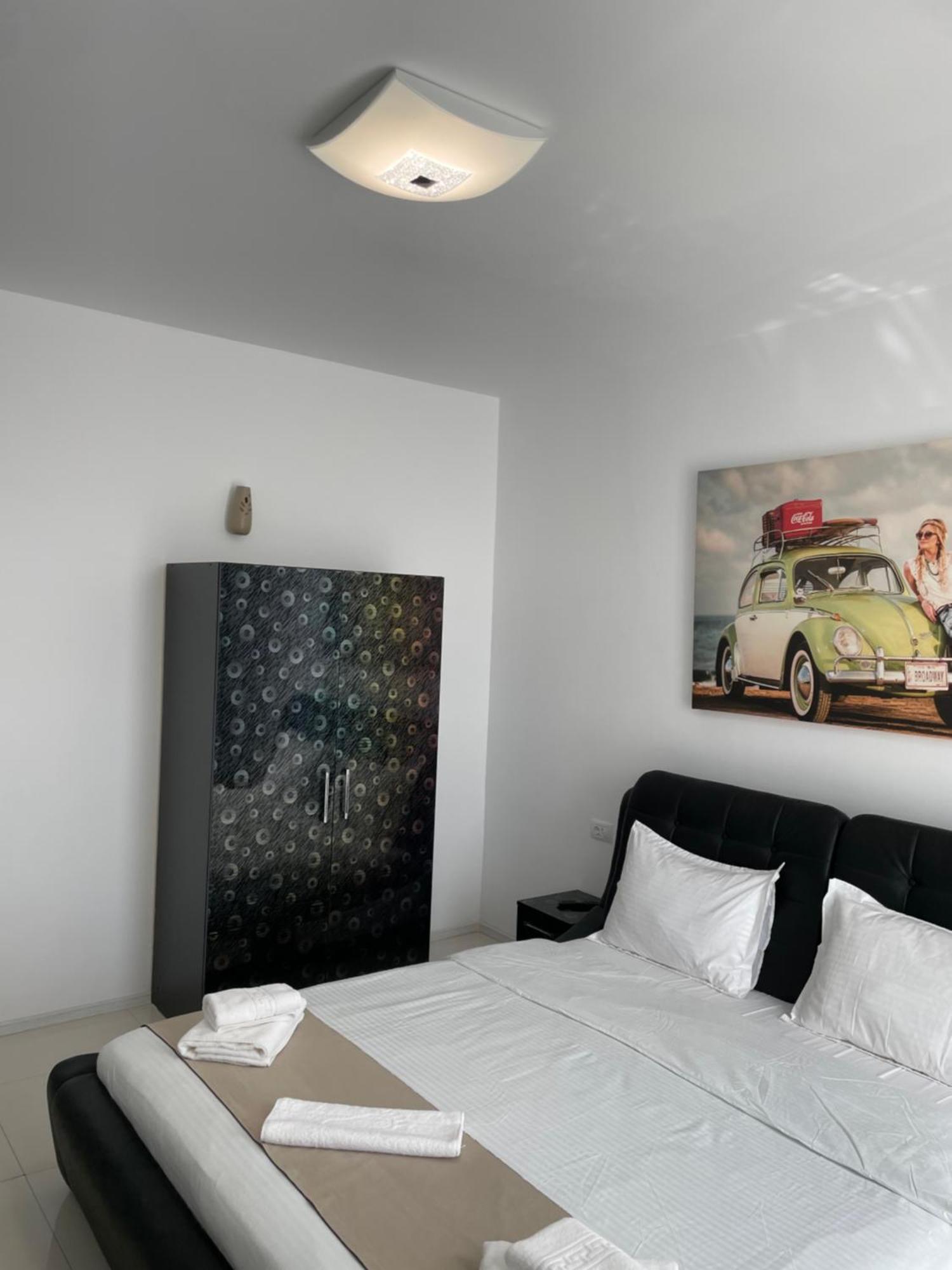Beach Rooms Roberta Mamaia Exterior photo